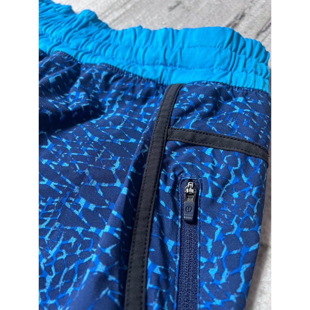 Lululemon Run Times Shorts Blue Geometric Print Athletic Running Size 6 4 Inseam - Picture 2 of 8
